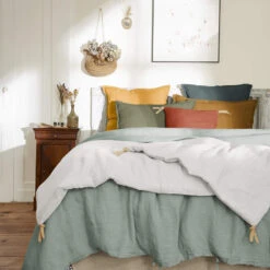 Couvre-lit à Nouettes Lin Lavé -Lematelas Soldes Boutique bout de lit lin blanc ambiance
