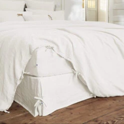 Cache-sommier à Nouettes Lin Lavé 8 Cache-sommier à Nouettes Lin Lavé -Lematelas Soldes Boutique cache sommier blanc ambiance 1 1