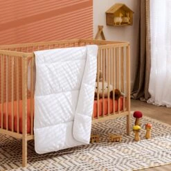 Pack Couette Et Oreiller Bébé Anti-acariens Someo -Lematelas Soldes Boutique couette bebe someo ambiance 1