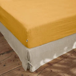 Drap Housse Lin Lavé 27 Drap Housse Lin Lavé -Lematelas Soldes Boutique drap housse jaune fonce ambiance