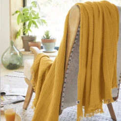Plaid Gaze De Coton à Franges Jaune Safran -Lematelas Soldes Boutique gaia jaune amb 2 plaid