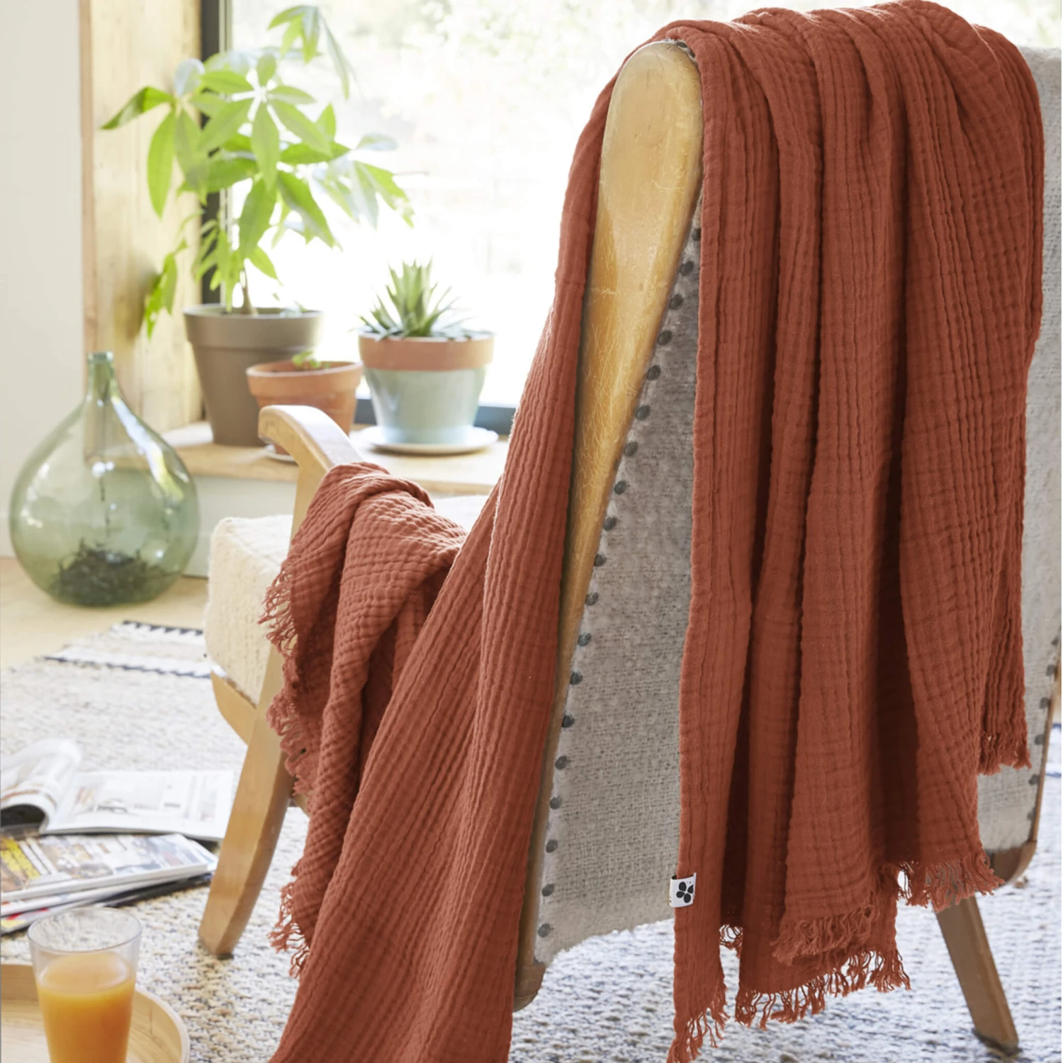 Plaid Gaze De Coton à Franges Orange Terracotta 4 Plaid Gaze De Coton à Franges Orange Terracotta – Image 4