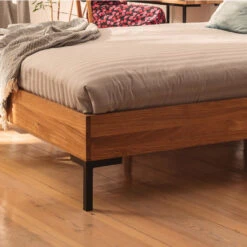 Lit En Chêne Massif Clair Avec Pieds En Métal - LT36001 -Lematelas Soldes Boutique lit abies zoom pied 2