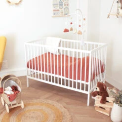 Lit Bébé à Barreaux En Bois Massif Avec Sommier Réglable En Hauteur 120x60 -Lematelas Soldes Boutique lit b b barreaux ambiance 2 1
