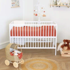 Lit Bébé à Barreaux En Bois Massif Avec Sommier Réglable En Hauteur 120x60 -Lematelas Soldes Boutique lit b b barreaux ambiance 4 1