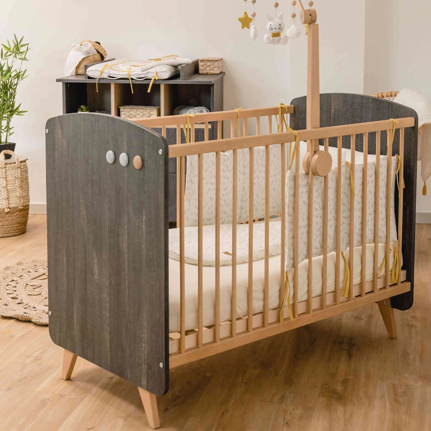 Lit Bébé En Bois Réglable En Hauteur SENJA 60x120 4 Lit Bébé En Bois Réglable En Hauteur SENJA 60x120 – Image 4