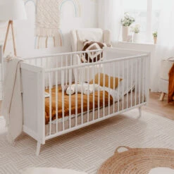 Lit Bébé à Barreaux En Bois Imprimé Cannage - LT7085 -Lematelas Soldes Boutique lit bebe barreaux blanc ambiance