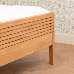 Lit à Rainures En Bois Massif Naturel - LT17012 -Lematelas Soldes Boutique lit rainures ambiance 4