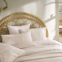 Parure De Lit 100% Coton Broderie Anglaise 14 Parure De Lit 100% Coton Broderie Anglaise -Lematelas Soldes Boutique parure de lit jeanne pampa zoom 3