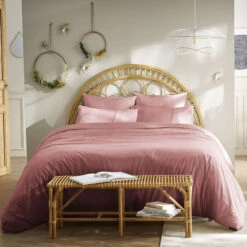 Parure De Lit 100% Coton Broderie Anglaise 11 Parure De Lit 100% Coton Broderie Anglaise -Lematelas Soldes Boutique parure de lit jeanne rose ambiance 3