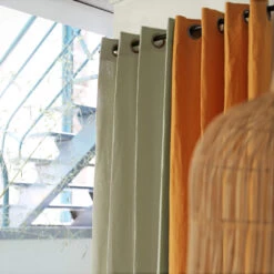 Rideau à œillets En Lin Lavé 140x250 -Lematelas Soldes Boutique rideau lin oeillets sauge ambiance