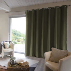 Rideau Occultant Thermique à œillets 280x260 -Lematelas Soldes Boutique rideau polaire kaki 280x260 ambiance 2