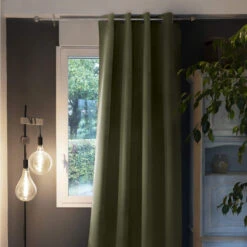 Rideau Occultant Thermique à œillets 140x260 -Lematelas Soldes Boutique rideau polaire kaki ambiance 2