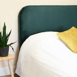 Tête De Lit MARSELLA En Velours - Terre De Nuit -Lematelas Soldes Boutique tete de lit marsella vert ambiance