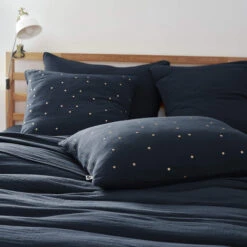 Taie D'oreiller à Pois Brodés Double Gaze De Coton Marine -Lematelas Soldes Boutique to chic marine ambiance