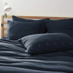 Taie D'oreiller Brodée Double Gaze De Coton Marine -Lematelas Soldes Boutique to boho marine ambiance