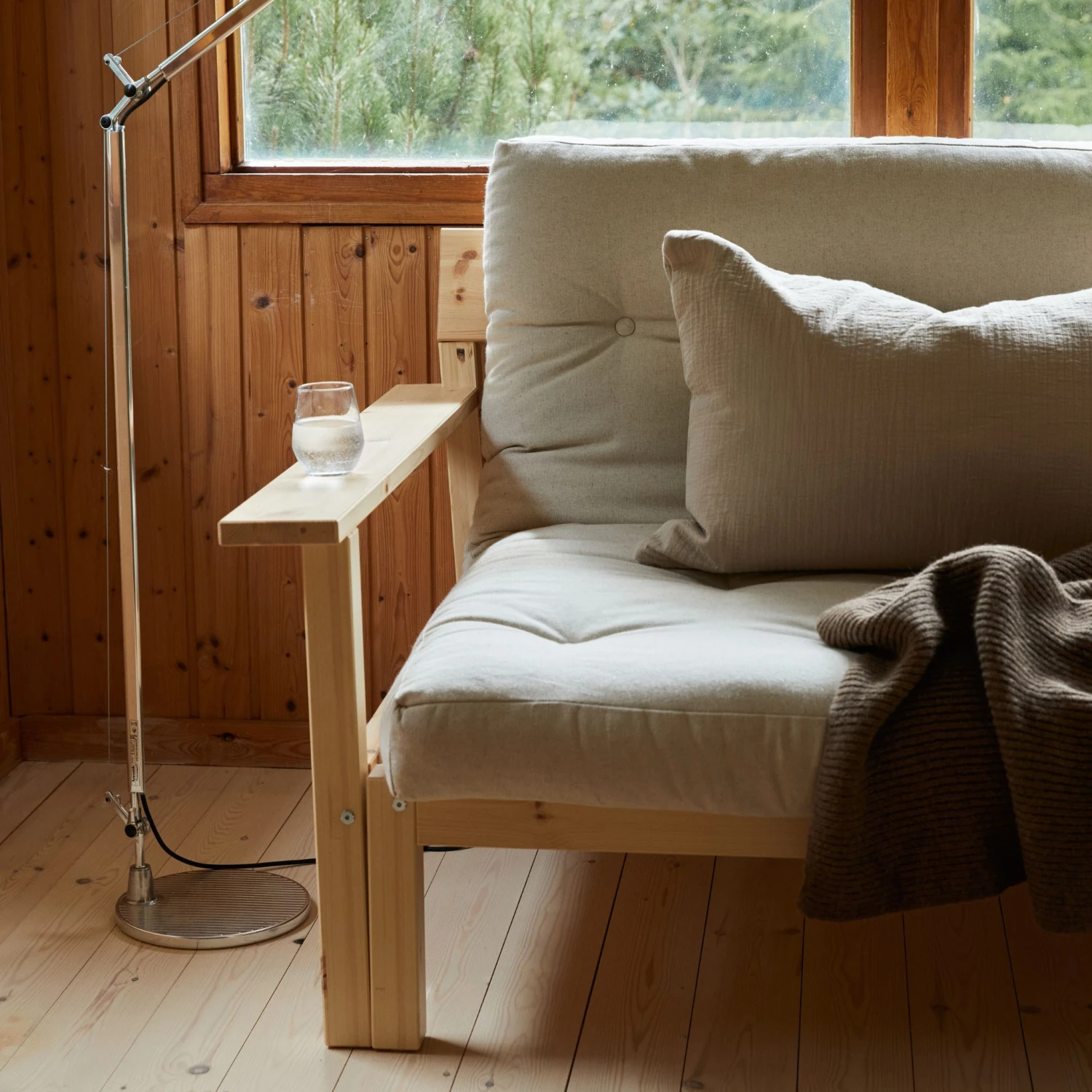 Banquette UNWIND En Pin Massif Naturel Avec Matelas Futon 130x190 6 Banquette UNWIND En Pin Massif Naturel Avec Matelas Futon 130x190 – Image 6