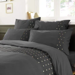 Lot De 2 Taies D'oreiller Brodées Plis Religieuses Anthracite -Lematelas Soldes Boutique zoom to agathe anthracite 1